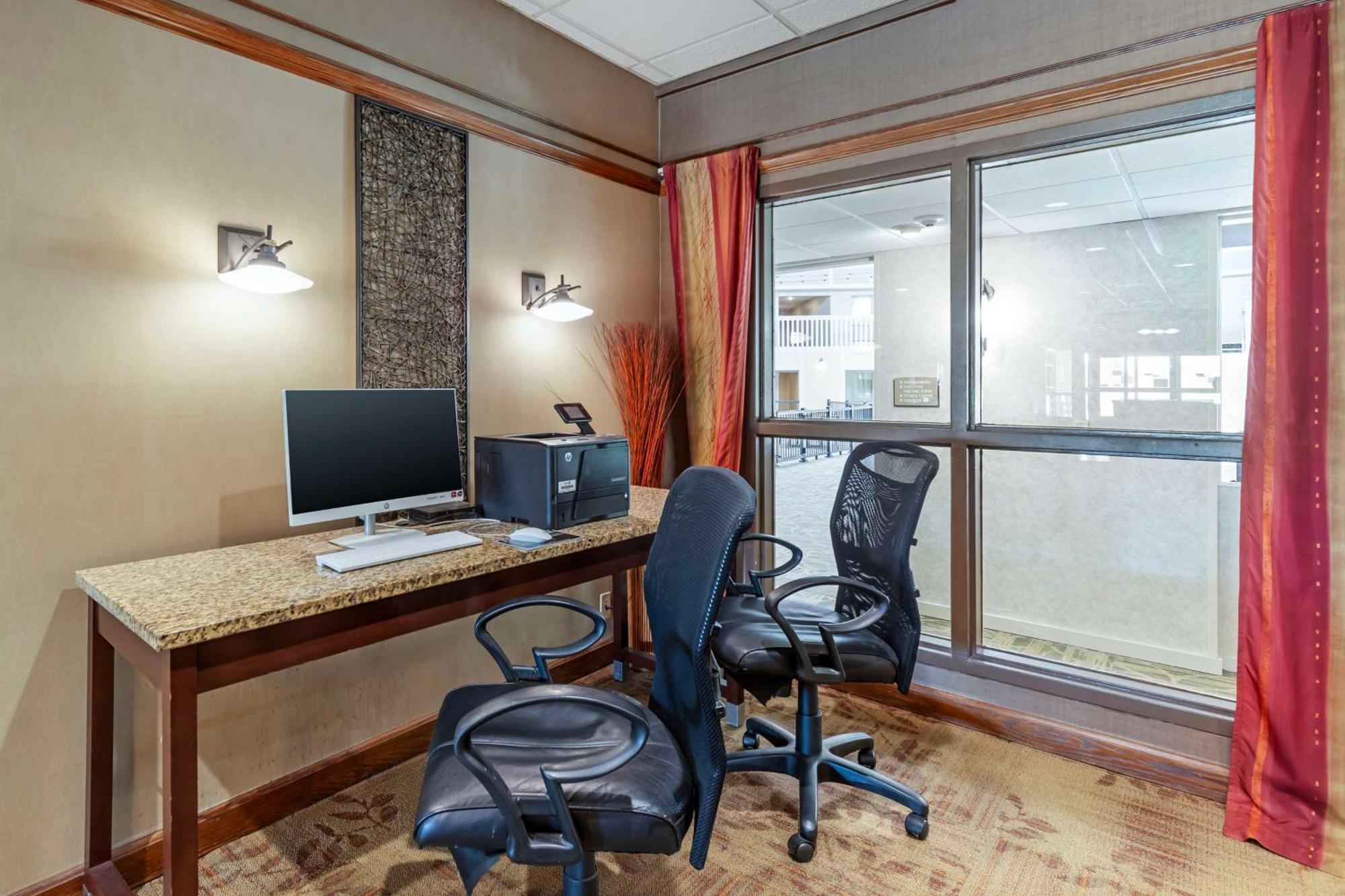 Best Western Plus Steeplegate Inn Davenport Kültér fotó